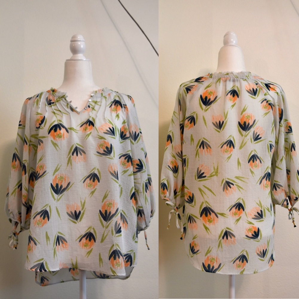 LAUREN CONRAD Flower Pattern Blouse Size L